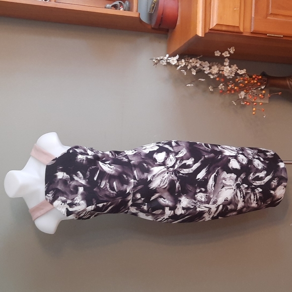 Elliatt scuba midi dress - Picture 5 of 16